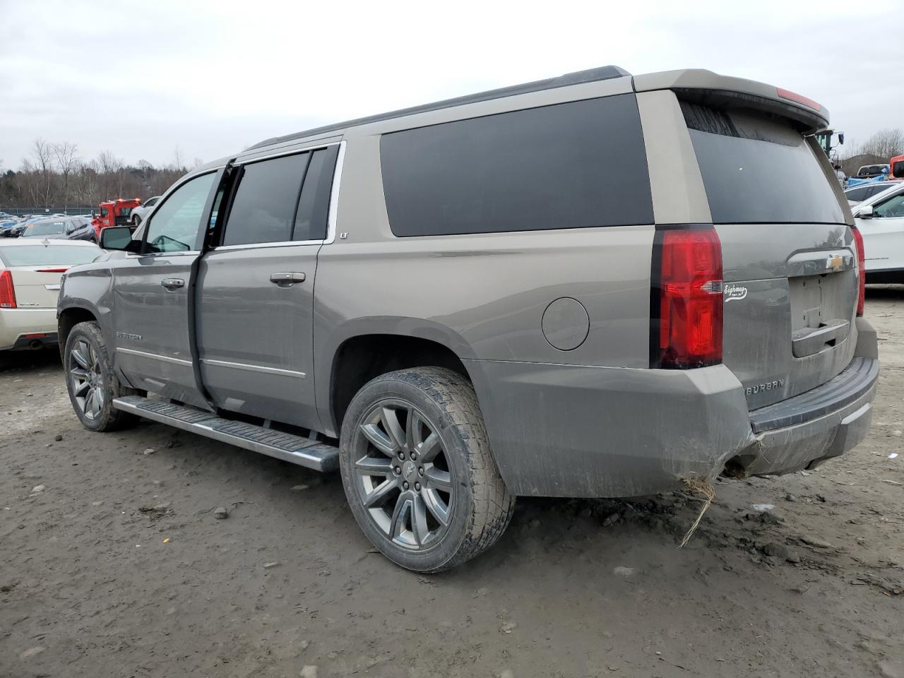 Image 2 of 2019 CHEVROLET SUBURBAN K1500 LT 2019 with VIN 1GNSKHKC0KR111551