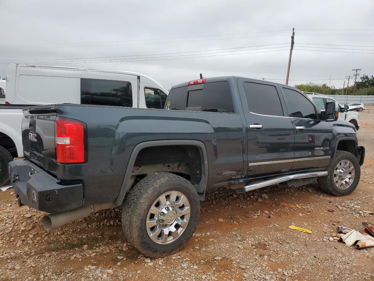 Obraz 3 z 2019 GMC SIERRA K2500 DENALI 2019 z VIN 1GT12SEY5KF153577