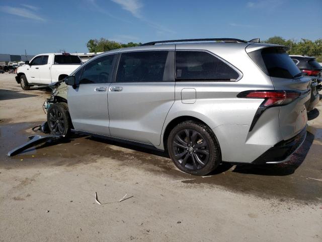 Image 2 of 2022 TOYOTA SIENNA XSE 2022 with VIN 5TDXRKEC6NS130758