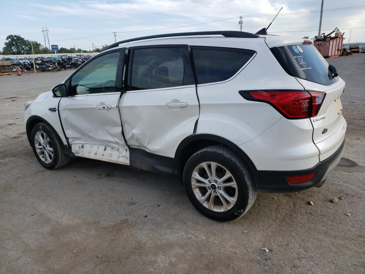 Image 2 of 2019 FORD ESCAPE SEL 2019 with VIN 1FMCU0HD8KUA79076