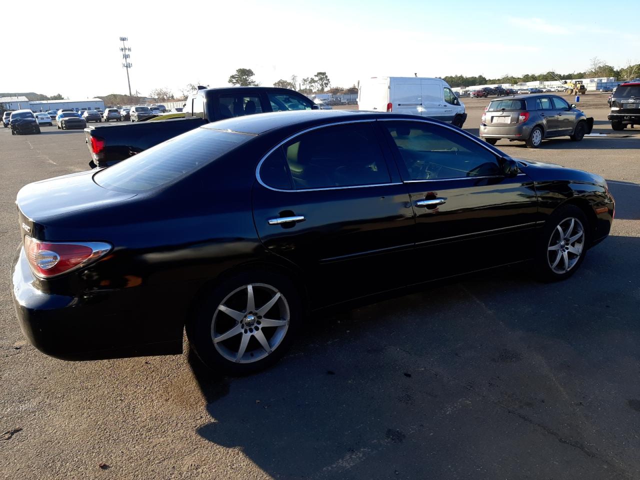 Image 3 of 2004 LEXUS ES 330 2004 with VIN JTHBA30G145008121