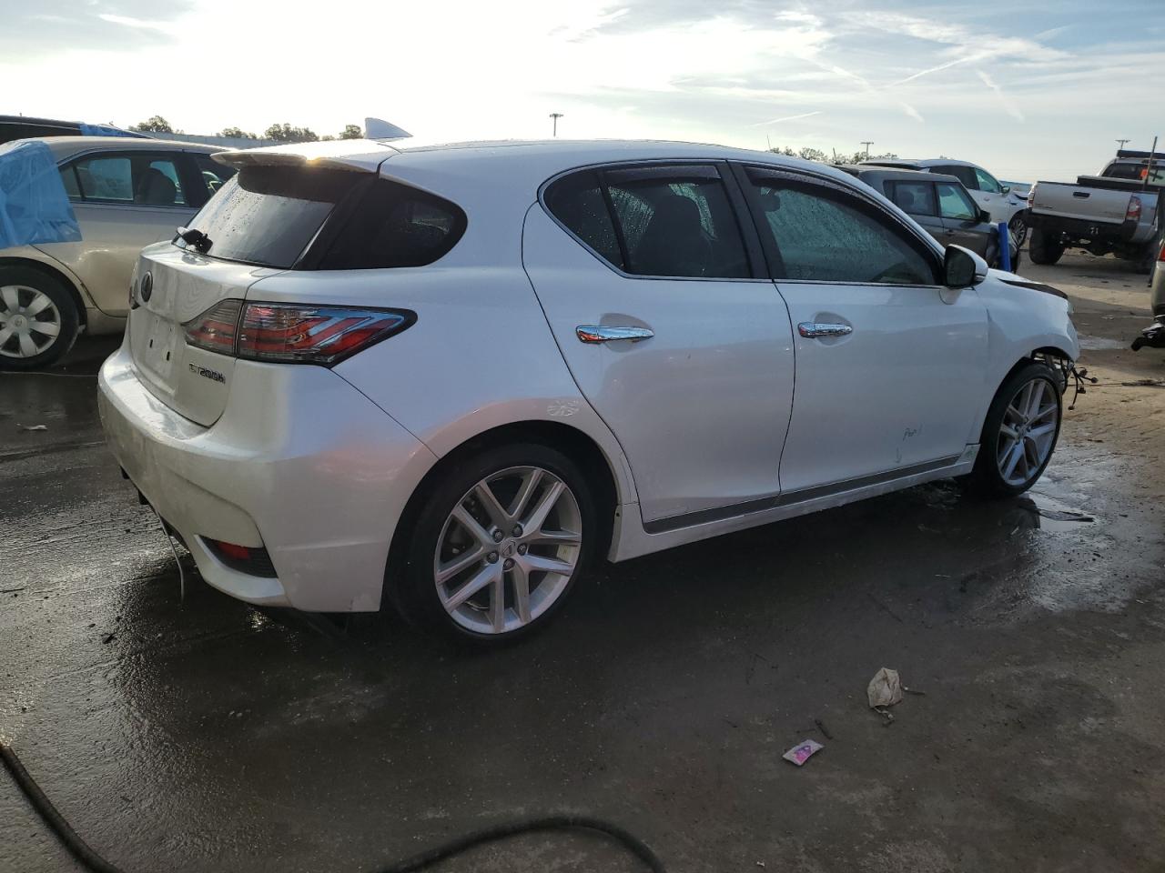 Obraz 3 z 2015 LEXUS CT 200 2015 z VIN JTHKD5BH8F2214002