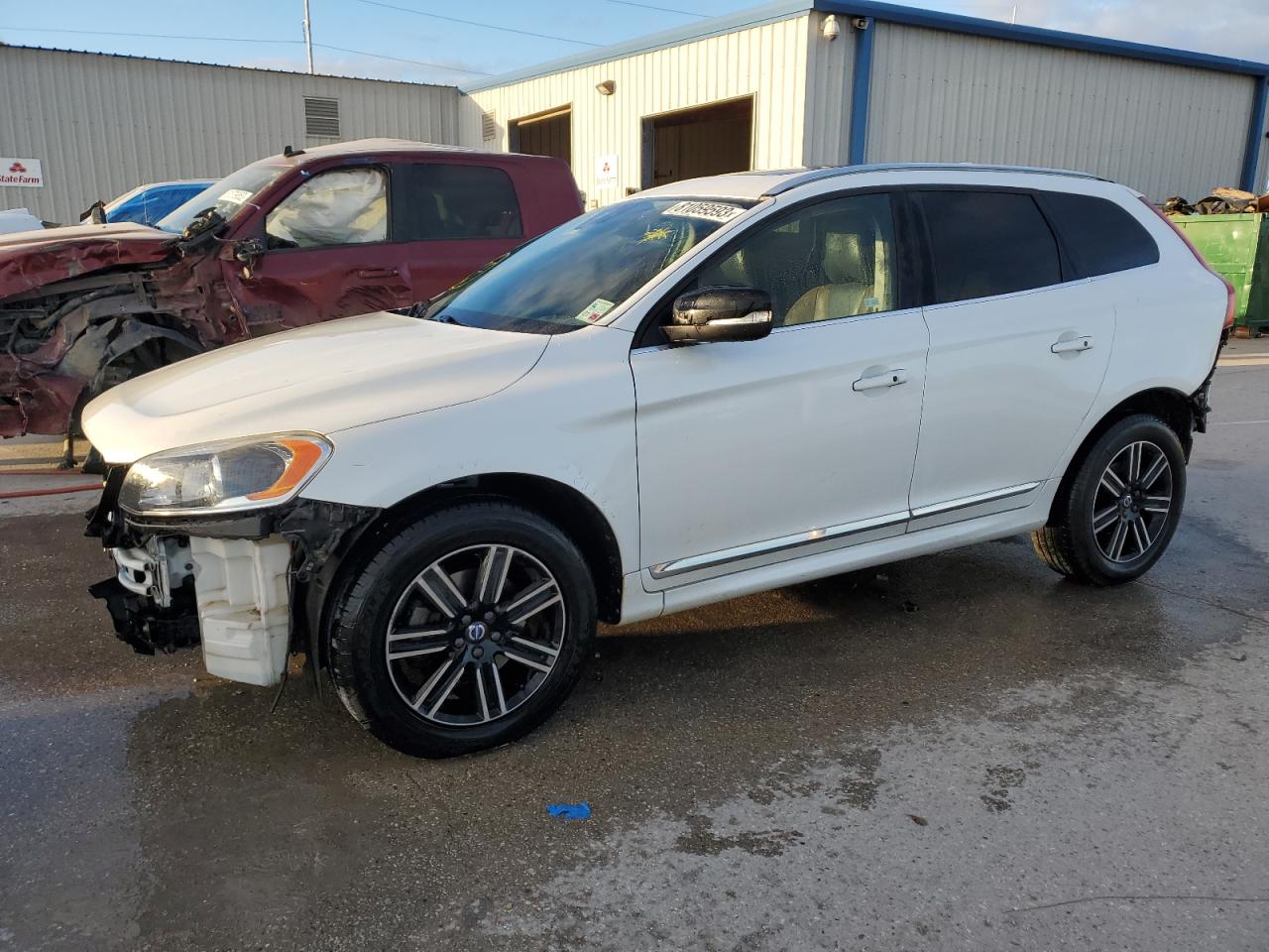 Obraz 2017 VOLVO XC60 T5 DYNAMIC 2017