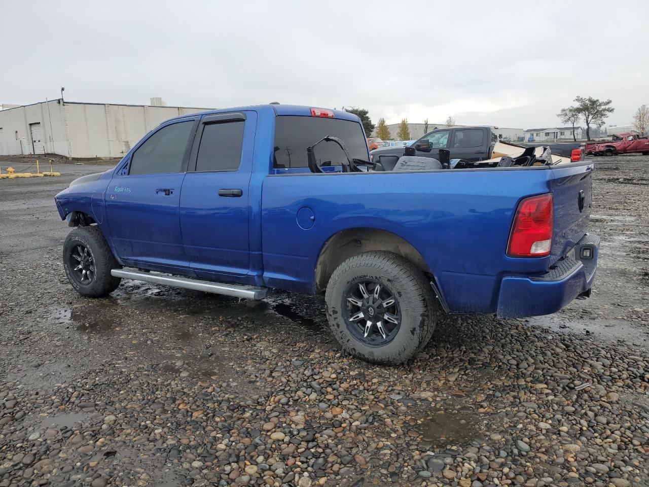 Изображение 2 Ram 1500 с VIN 1C6RR7FG8KS514140