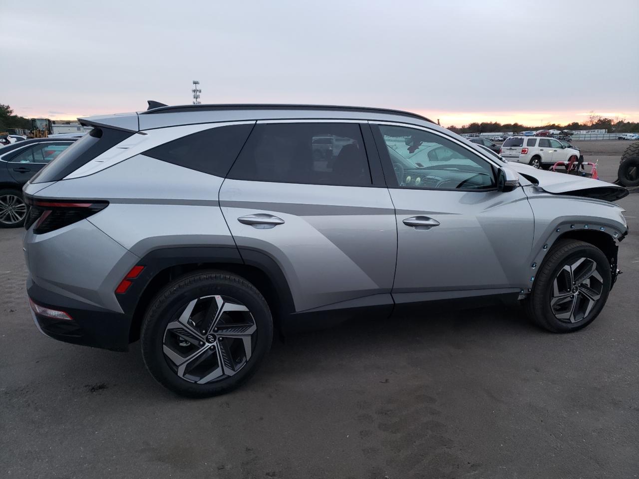 Изображение 3 2024 HYUNDAI TUCSON LIMITED 2024 с VIN 5NMJECDE6RH321776