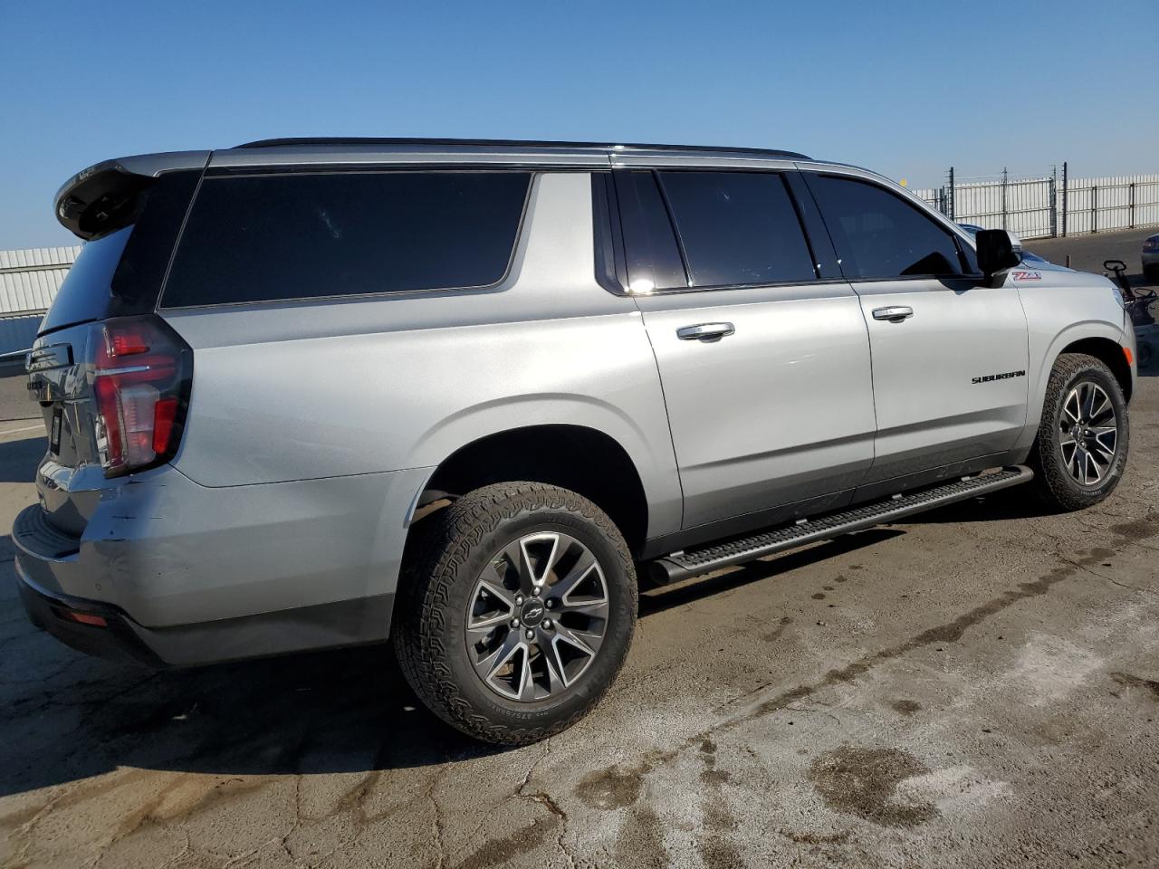 Obraz 3 z 2023 CHEVROLET SUBURBAN K1500 Z71 2023 z VIN 1GNSKDKD6PR391565