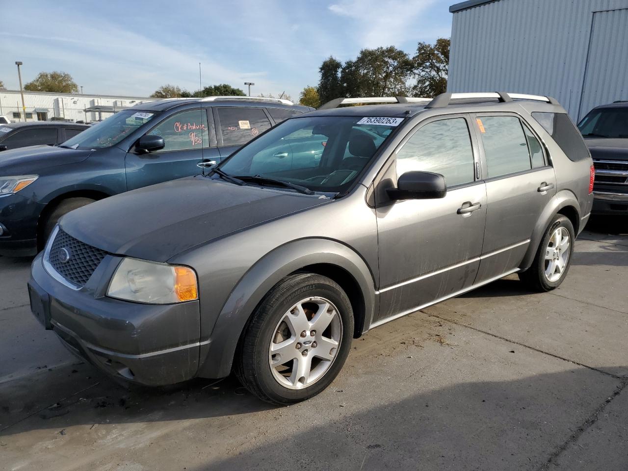 Image 1 of 2005 FORD FREESTYLE LIMITED 2005 with VIN 1FMDK06135GA75524