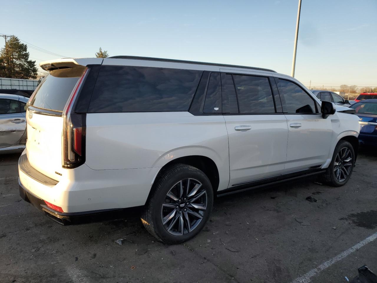 Image 3 of 2021 CADILLAC ESCALADE ESV SPORT PLATINUM 2021 with VIN 1GYS4RKL1MR334901