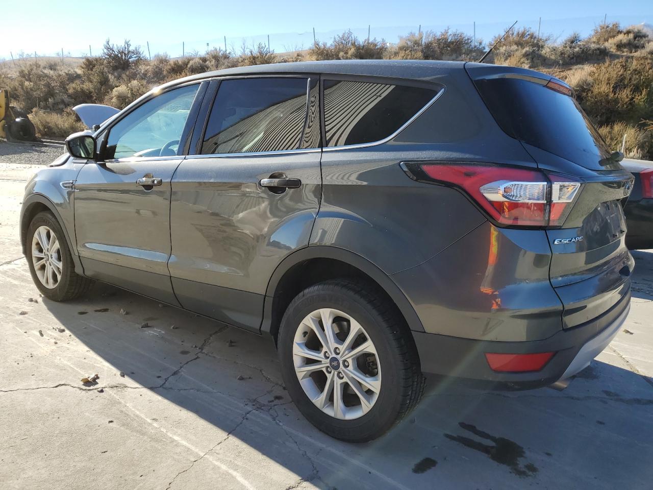 Image 2 of 2017 FORD ESCAPE SE 2017 with VIN 1FMCU9G95HUC52448