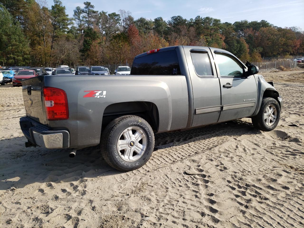Изображение 3 2011 CHEVROLET SILVERADO K1500 LT 2011 с VIN 1GCRKSE32BZ389948