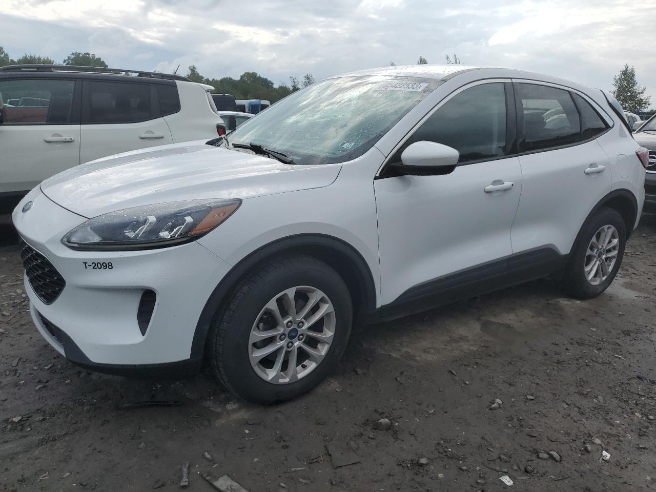 Image 1 of 2020 FORD ESCAPE SE 2020 with VIN 1FMCU9G60LUA21536