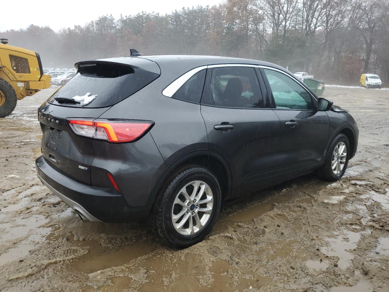 Image 3 of 2020 FORD ESCAPE SE 2020 with VIN 1FMCU9G6XLUB76904