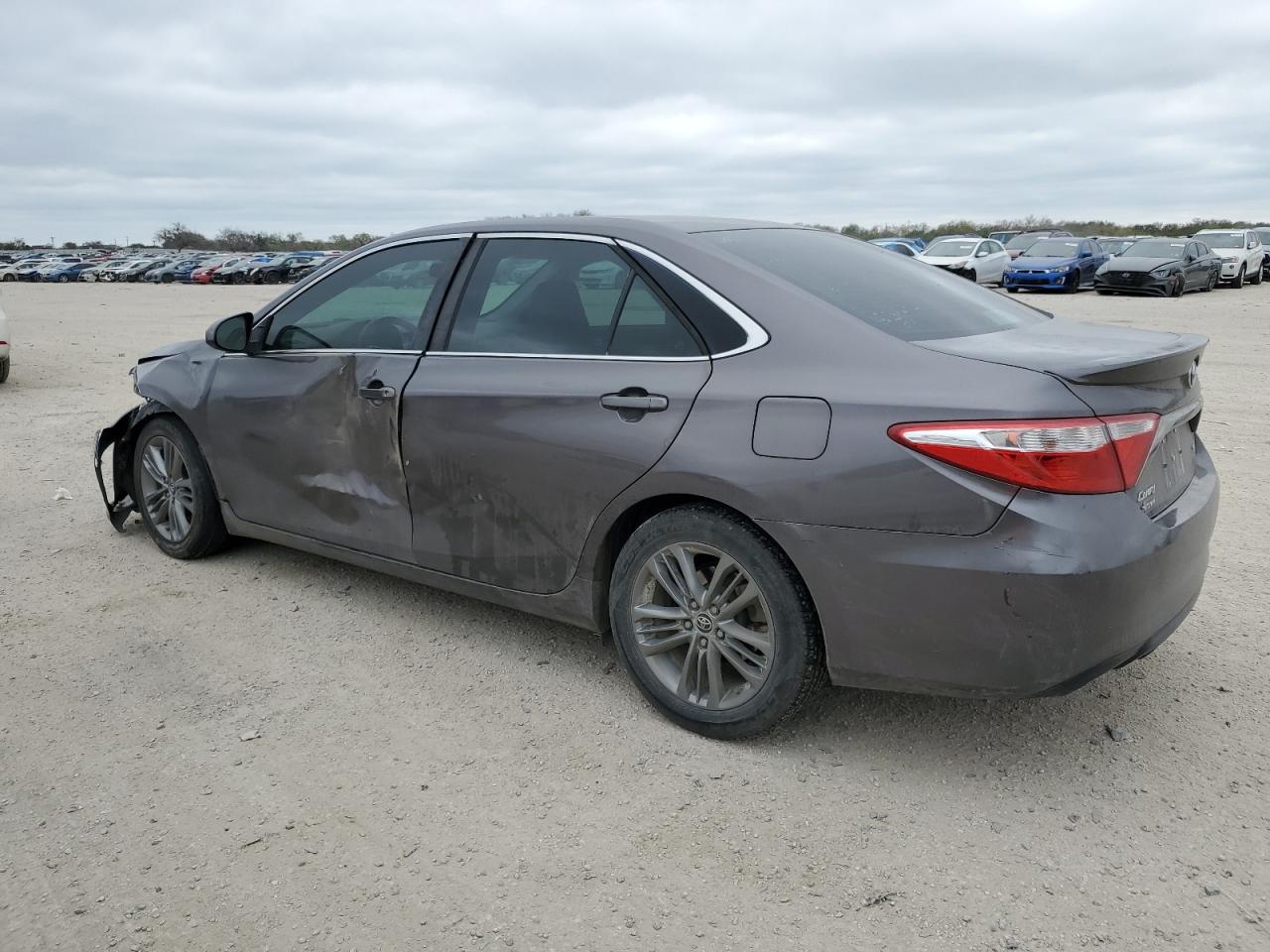 Obraz 2 z 2015 TOYOTA CAMRY LE 2015 z VIN 4T1BF1FK6FU002466