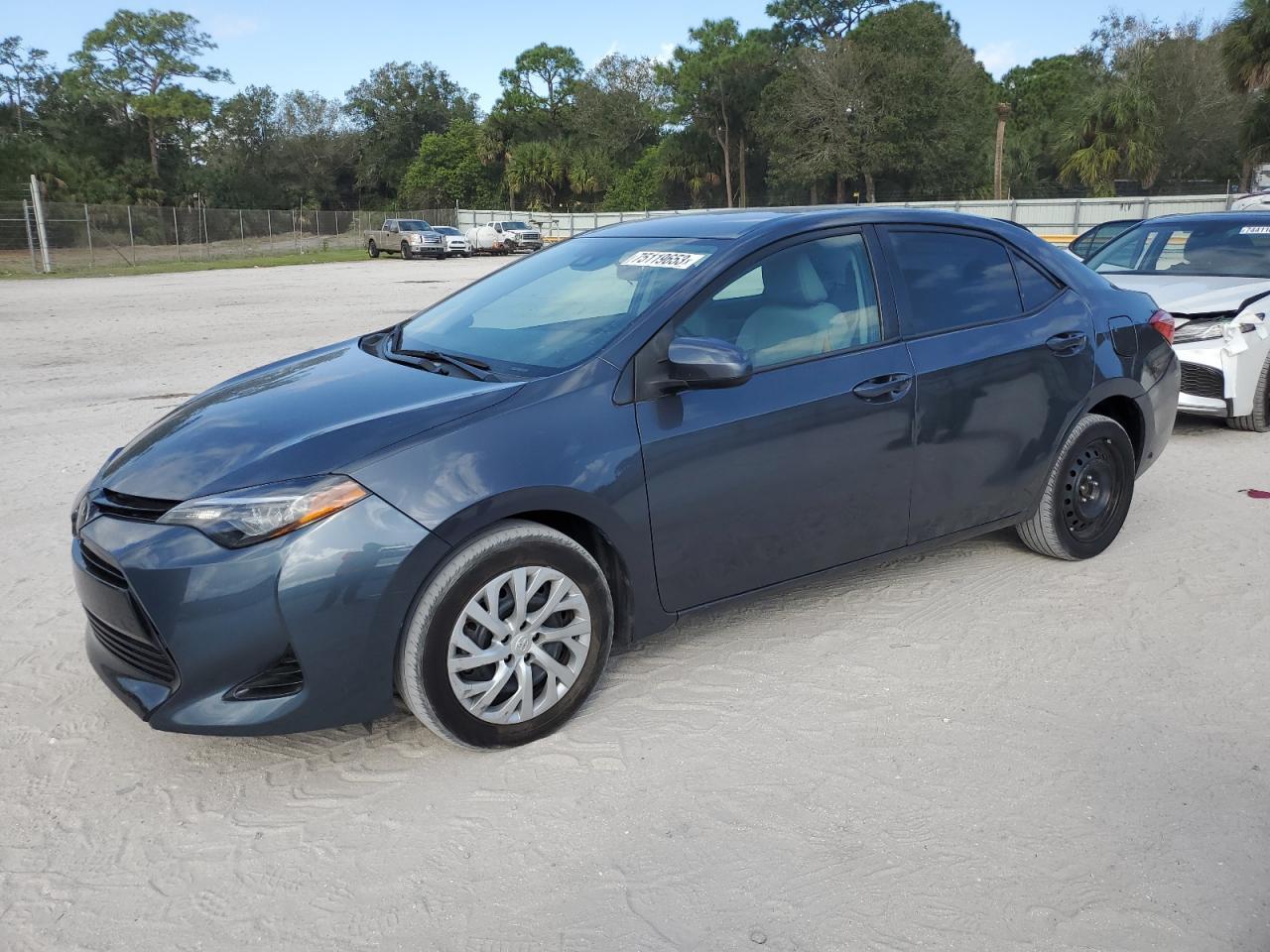 Изображение 1 2018 TOYOTA COROLLA L 2018 с VIN 5YFBURHE5JP852997