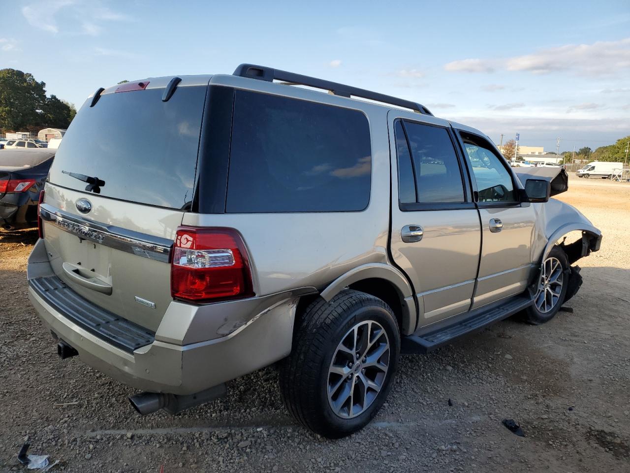 Image 3 of 2017 FORD EXPEDITION XLT 2017 with VIN 1FMJU1HTXHEA65767