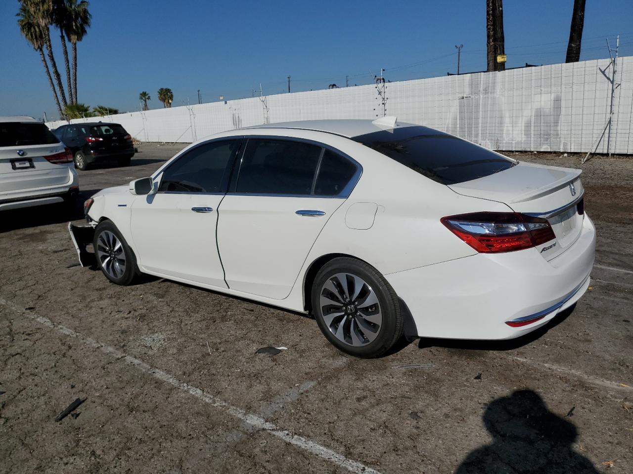 Image 2 of 2017 HONDA ACCORD HYBRID 2017 with VIN JHMCR6F35HC022317