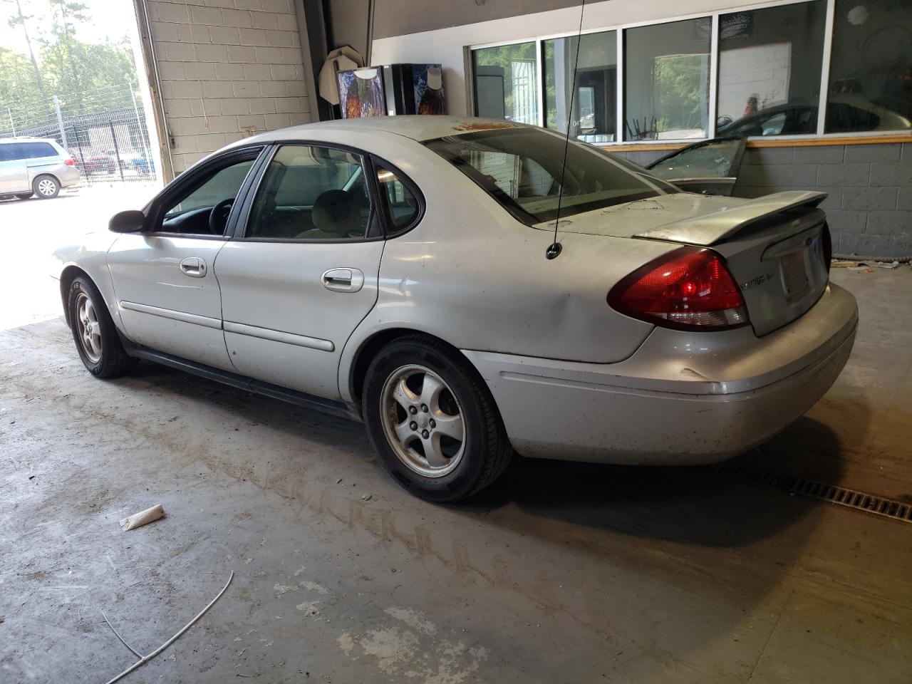 Image 2 of 2006 FORD TAURUS SE 2006 with VIN 1FAFP53U86A239922