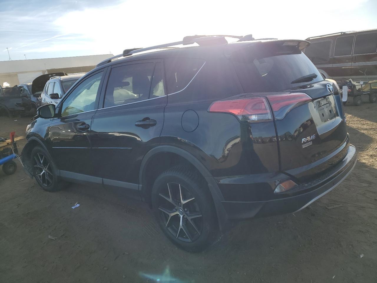 Obraz 2 z 2017 TOYOTA RAV4 SE 2017 z VIN 2T3JFREV1HW617734