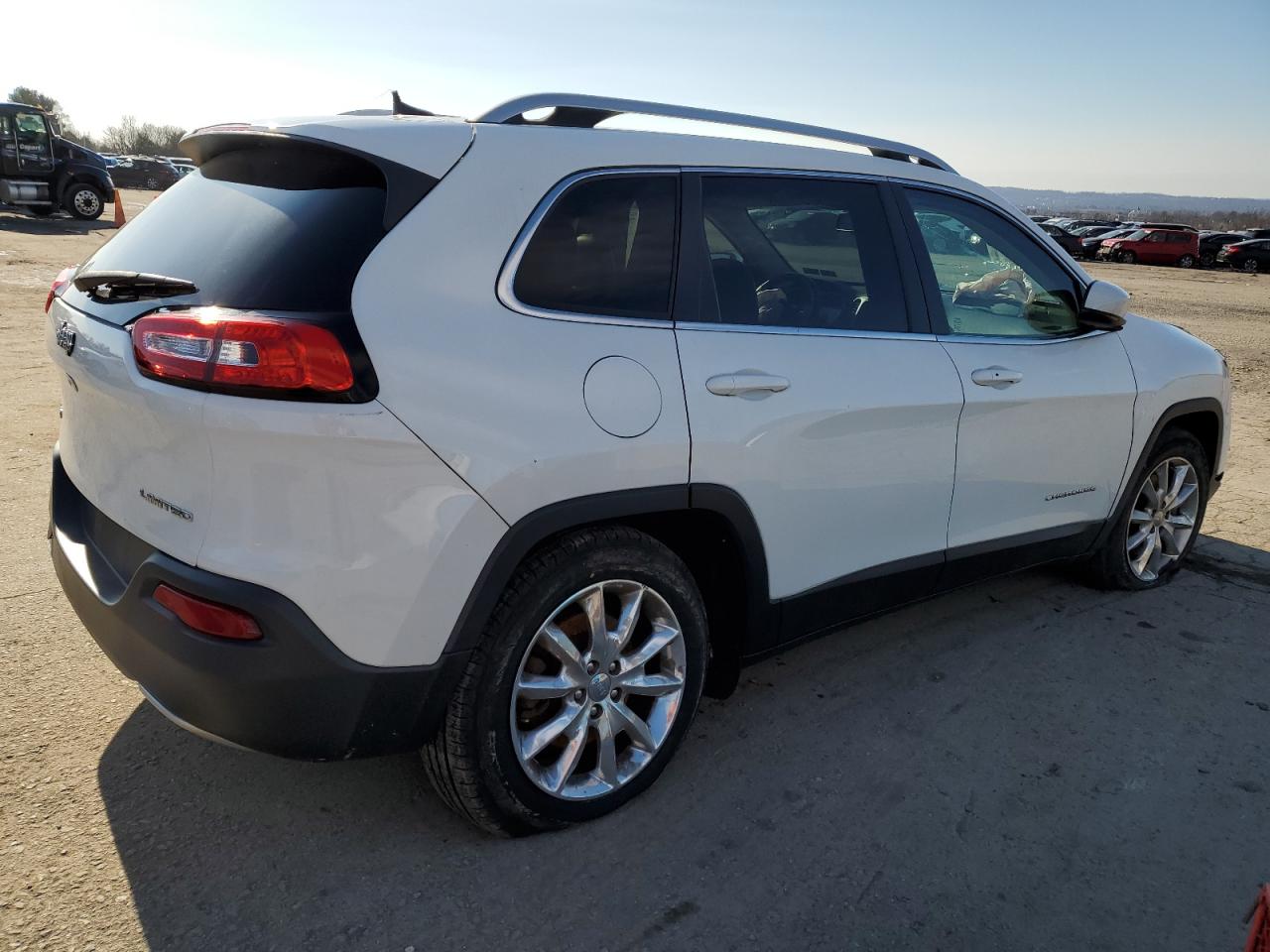 Image 3 of 2016 JEEP CHEROKEE LIMITED 2016 with VIN 1C4PJMDB5GW231983
