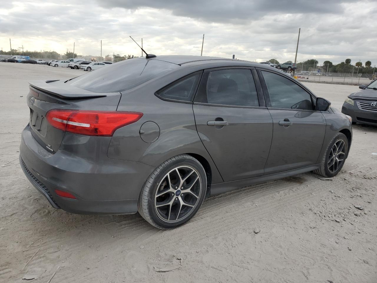 Obraz 3 z 2015 FORD FOCUS SE 2015 z VIN 1FADP3F23FL382030