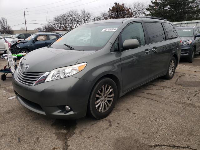 Изображение 2014 TOYOTA SIENNA XLE 2014