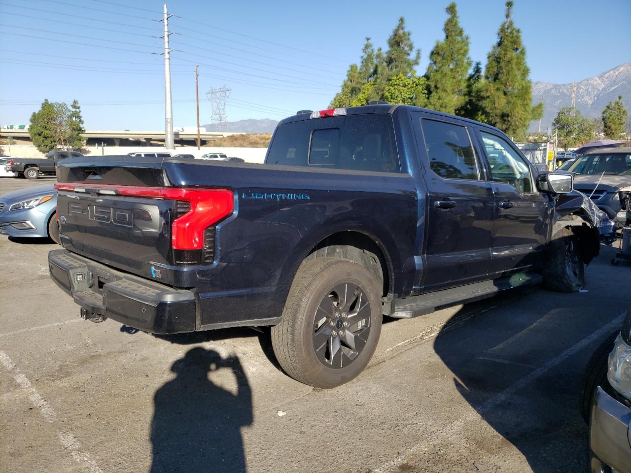 Image 3 of 2022 FORD F150 LIGHTNING PRO 2022 with VIN 1FTVW1EL8NWG11153
