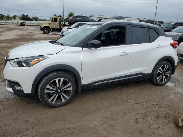 Изображение 1 2018 NISSAN KICKS S 2018 с VIN 3N1CP5CU2JL512032