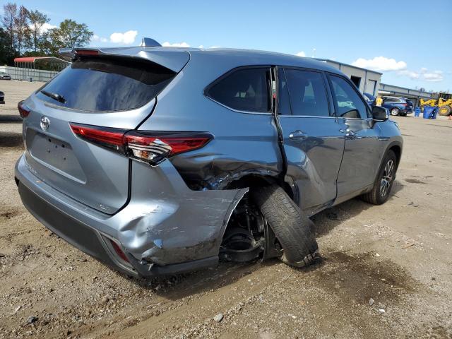 Image 3 of 2022 TOYOTA HIGHLANDER XLE 2022 with VIN 5TDGZRAH4NS135404