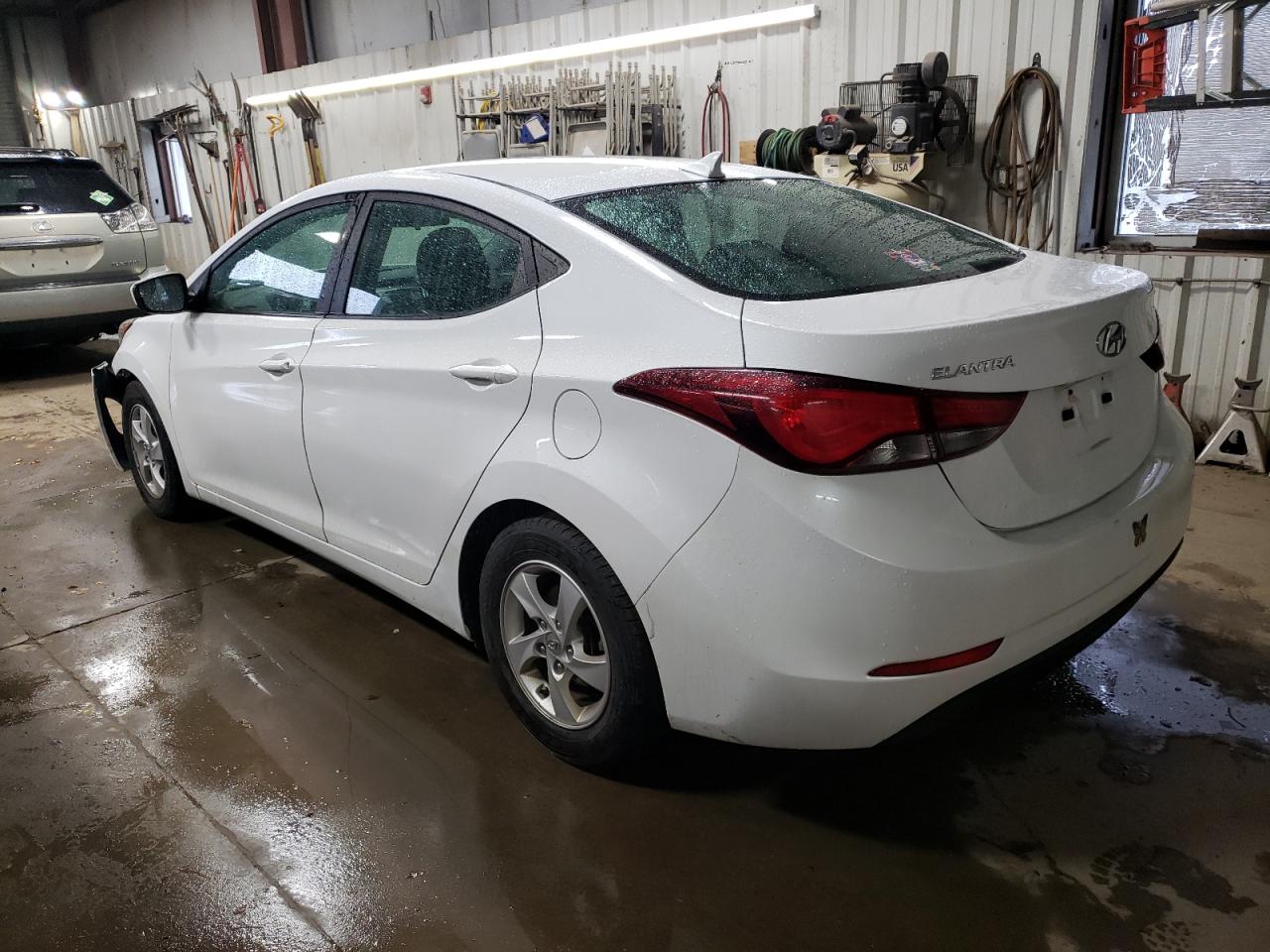 Image 2 of 2015 HYUNDAI ELANTRA SE 2015 with VIN 5NPDH4AE8FH641162