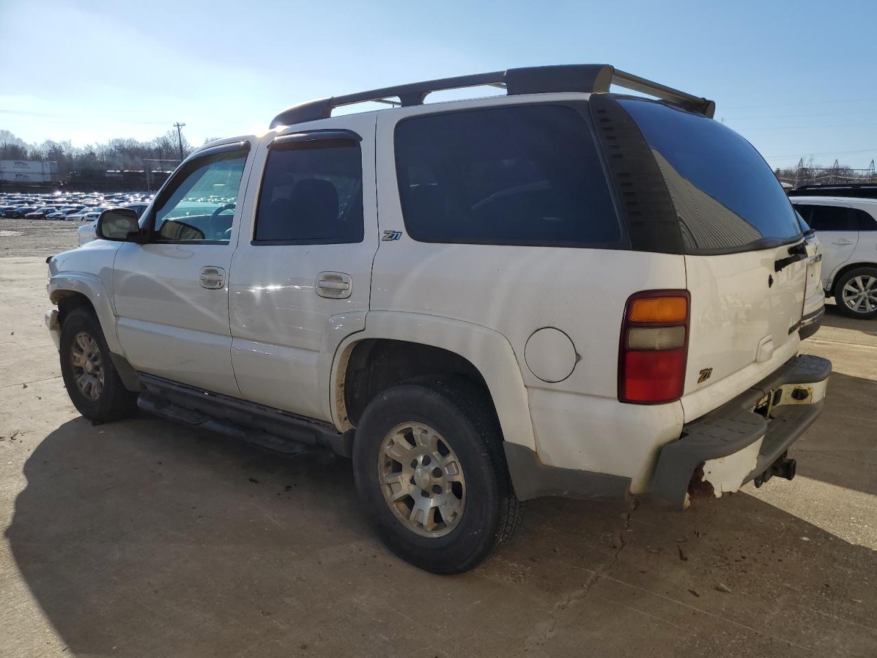 Image 2 of 2003 CHEVROLET TAHOE K1500 2003 with VIN 1GNEK13Z33R226119