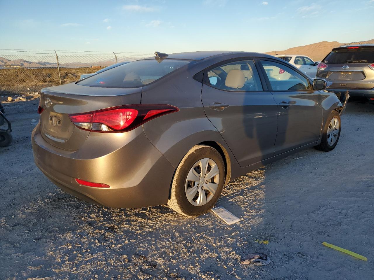 Изображение 3 2016 HYUNDAI ELANTRA SE 2016 с VIN 5NPDH4AE8GH779186