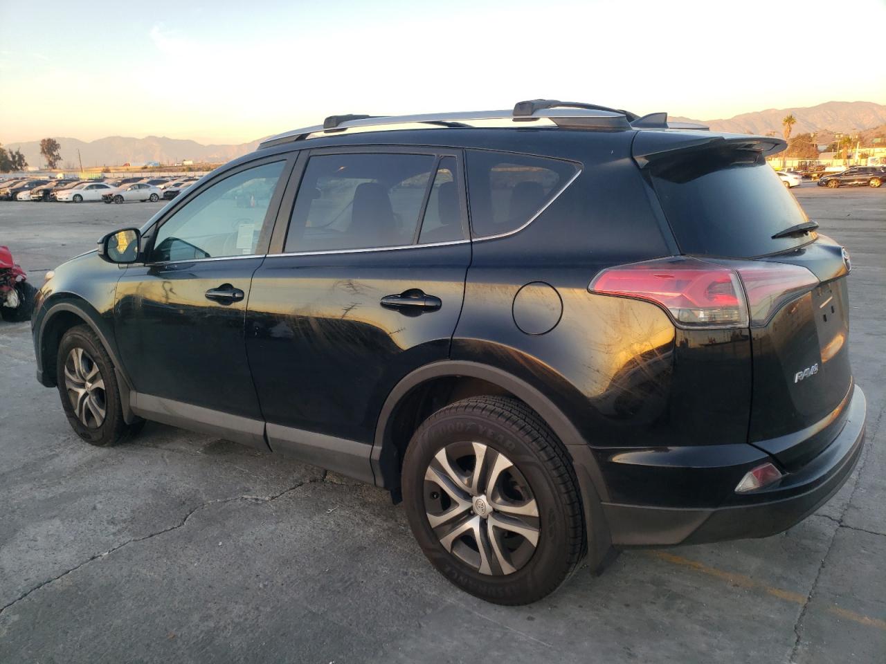 Image 2 of 2018 TOYOTA RAV4 LE 2018 with VIN 2T3ZFREV6JW498703