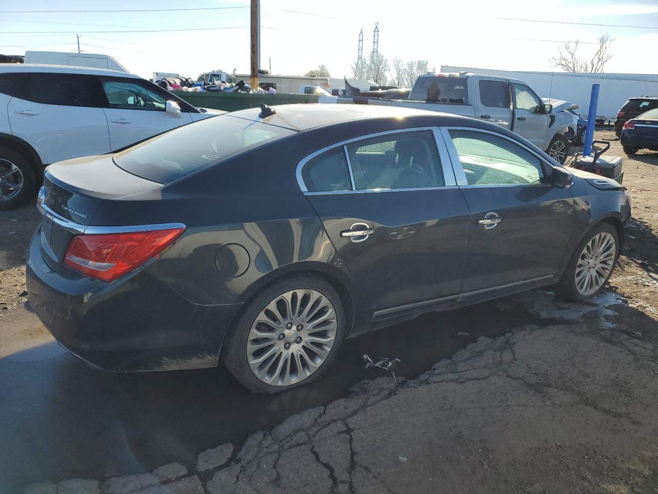 Image 3 of Buick Lacrosse Touring 2014 with VIN 1G4GF5G36EF154920