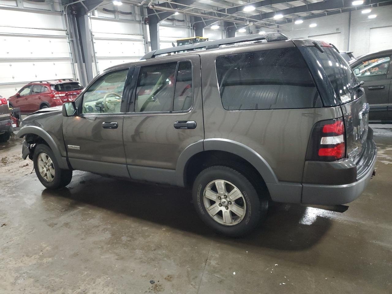 Изображение 2 2006 FORD EXPLORER XLT 2006 с VIN 1FMEU73E16UB67880