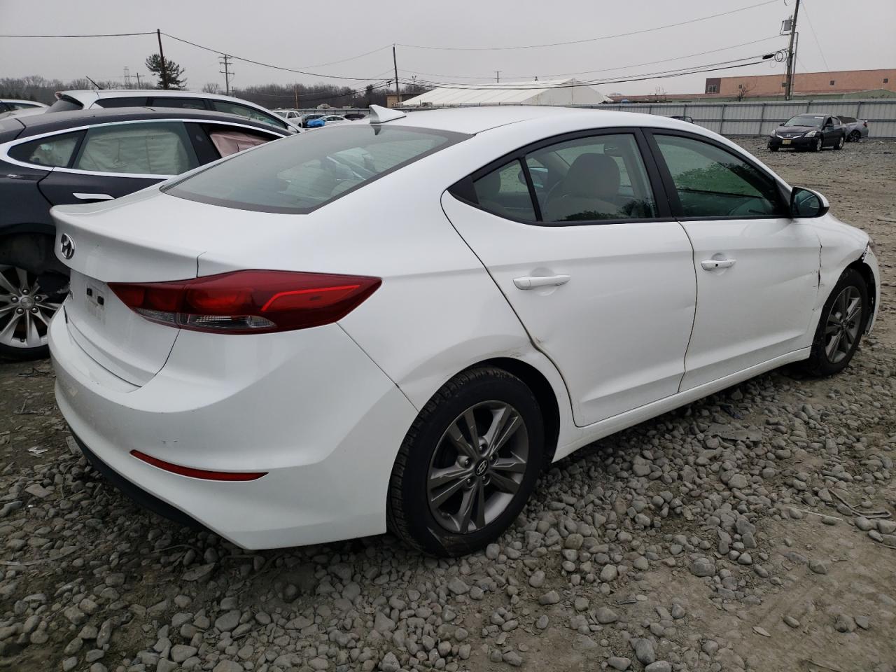 Изображение 3 2017 HYUNDAI ELANTRA SE 2017 с VIN 5NPD84LF0HH210405
