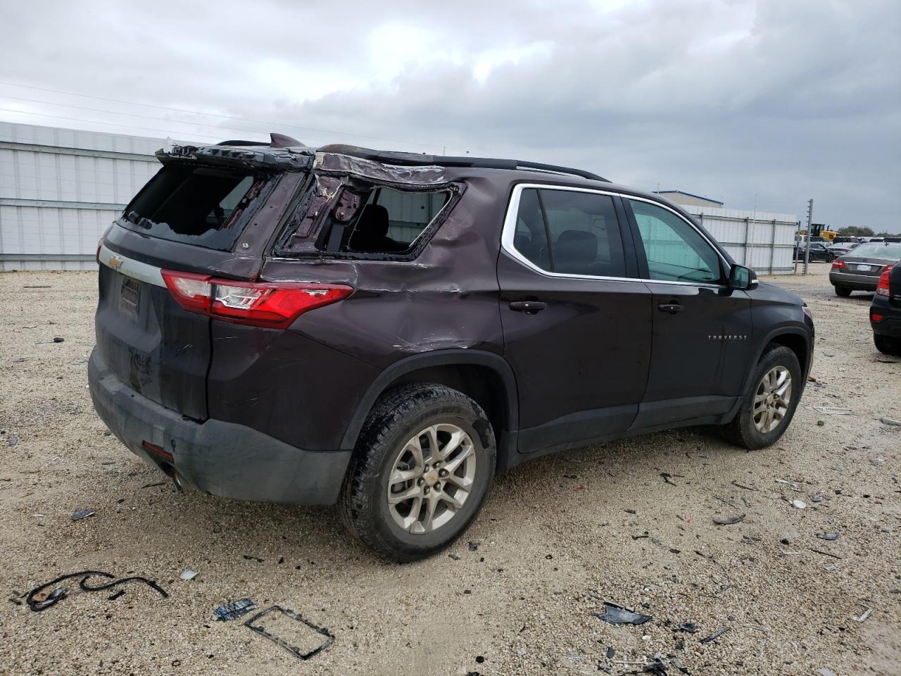 Image 3 of 2020 CHEVROLET TRAVERSE LT 2020 with VIN 1GNERGKW4LJ231155