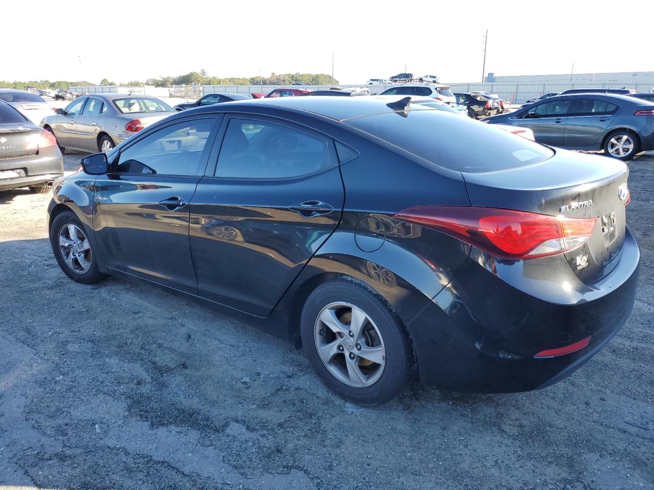Изображение 2 2015 HYUNDAI ELANTRA SE 2015 с VIN 5NPDH4AE8FH650301