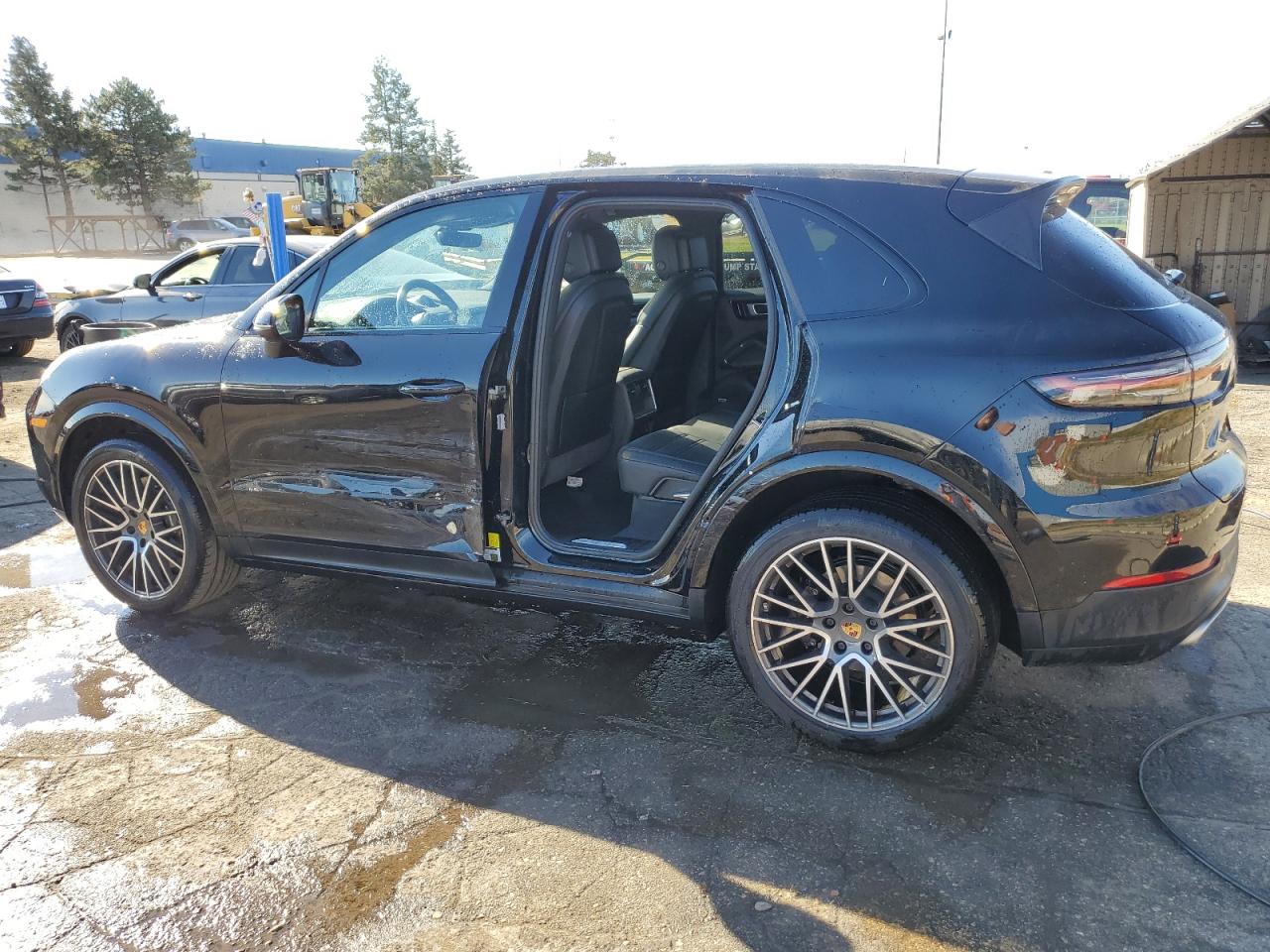 Image 2 of 2021 PORSCHE CAYENNE  2021 with VIN WP1AA2AY1MDA10177