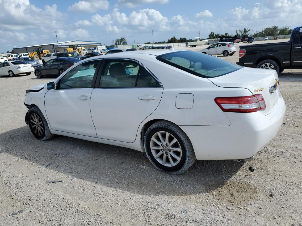 Изображение 2 2010 TOYOTA CAMRY SE 2010 с VIN 4T1BK3EK1AU603186