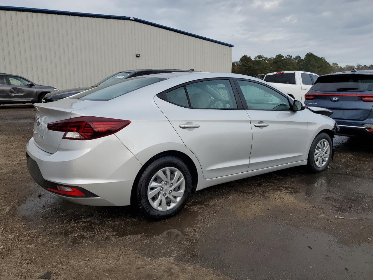 Image 3 of 2019 HYUNDAI ELANTRA SE 2019 with VIN KMHD74LF9KU759631
