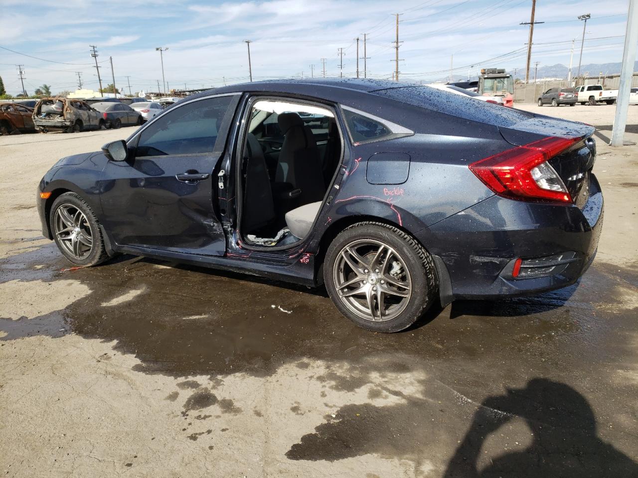 Изображение 2 2018 HONDA CIVIC LX 2018 с VIN 2HGFC2F56JH550883