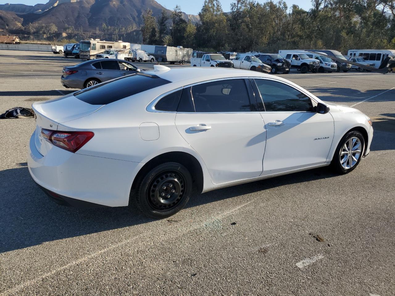 Изображение 3 2020 CHEVROLET MALIBU LT 2020 с VIN 1G1ZD5ST3LF042186