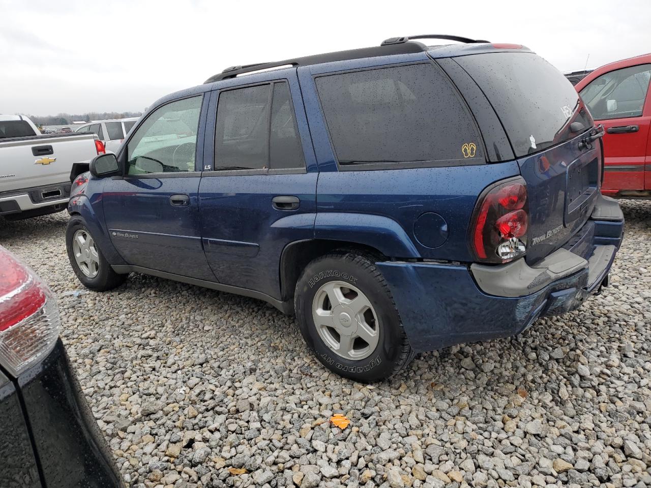 Image 2 of 2002 CHEVROLET TRAILBLAZER  2002 with VIN 1GNDT13S522509947