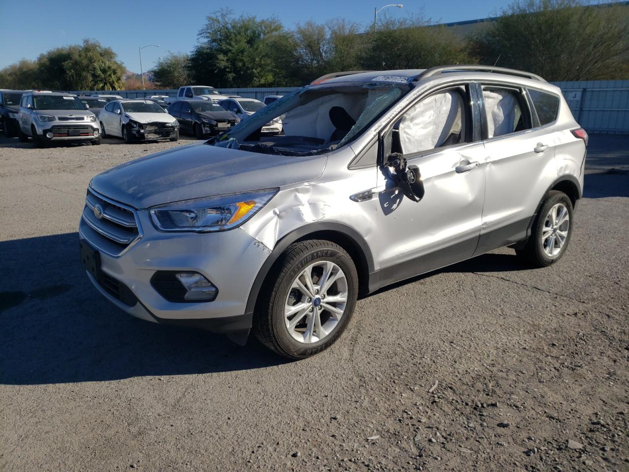 Obraz 1 z 2018 FORD ESCAPE SE 2018 z VIN 1FMCU0GD8JUD43168