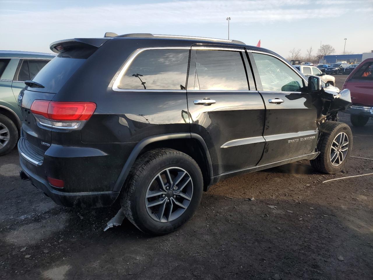 Image 3 of 2019 JEEP GRAND CHEROKEE LIMITED 2019 with VIN 1C4RJFBG7KC813645