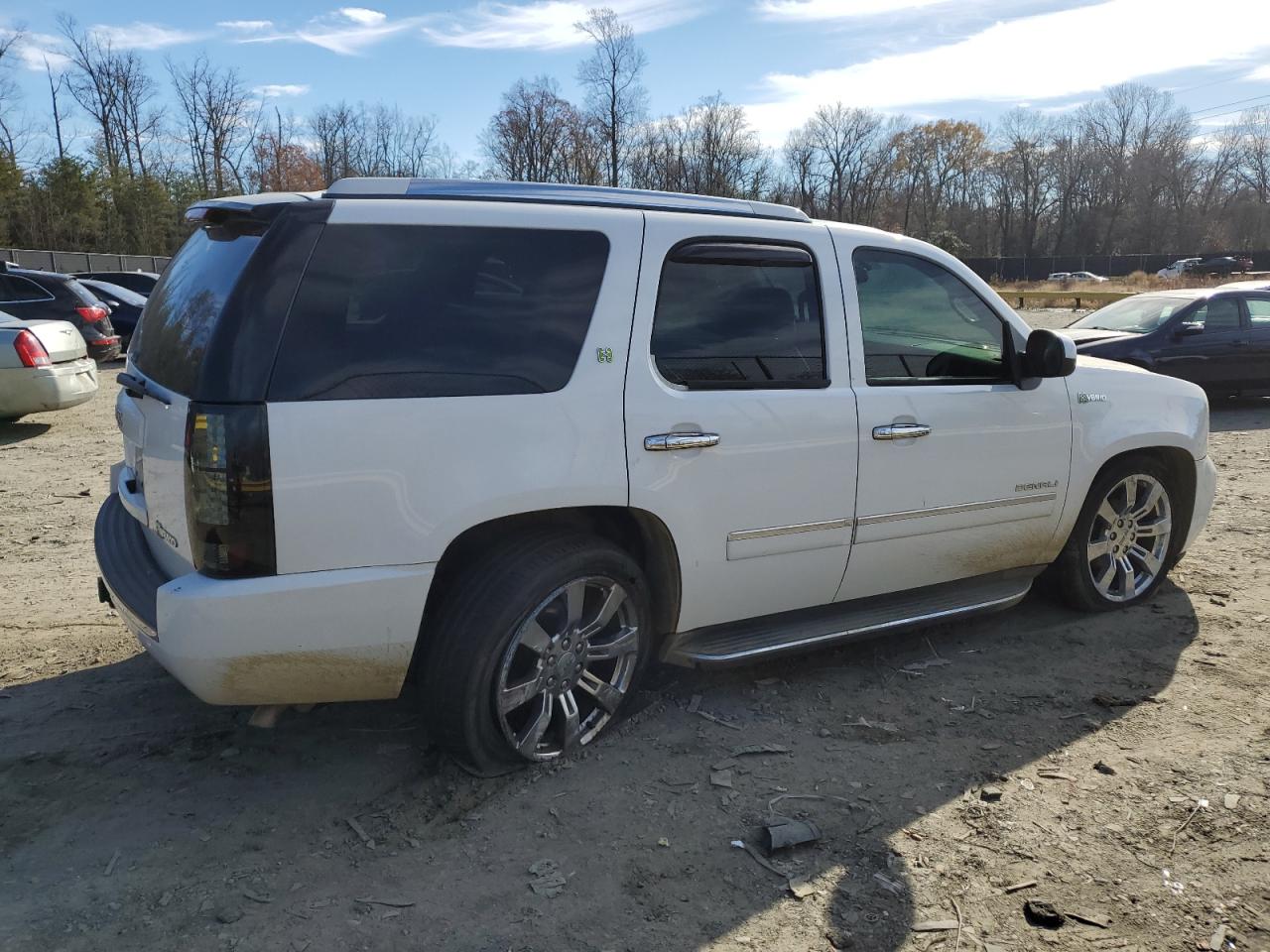 Obraz 3 z 2011 GMC YUKON DENALI HYBRID 2011 z VIN 1GKS1GEJ3BR121723