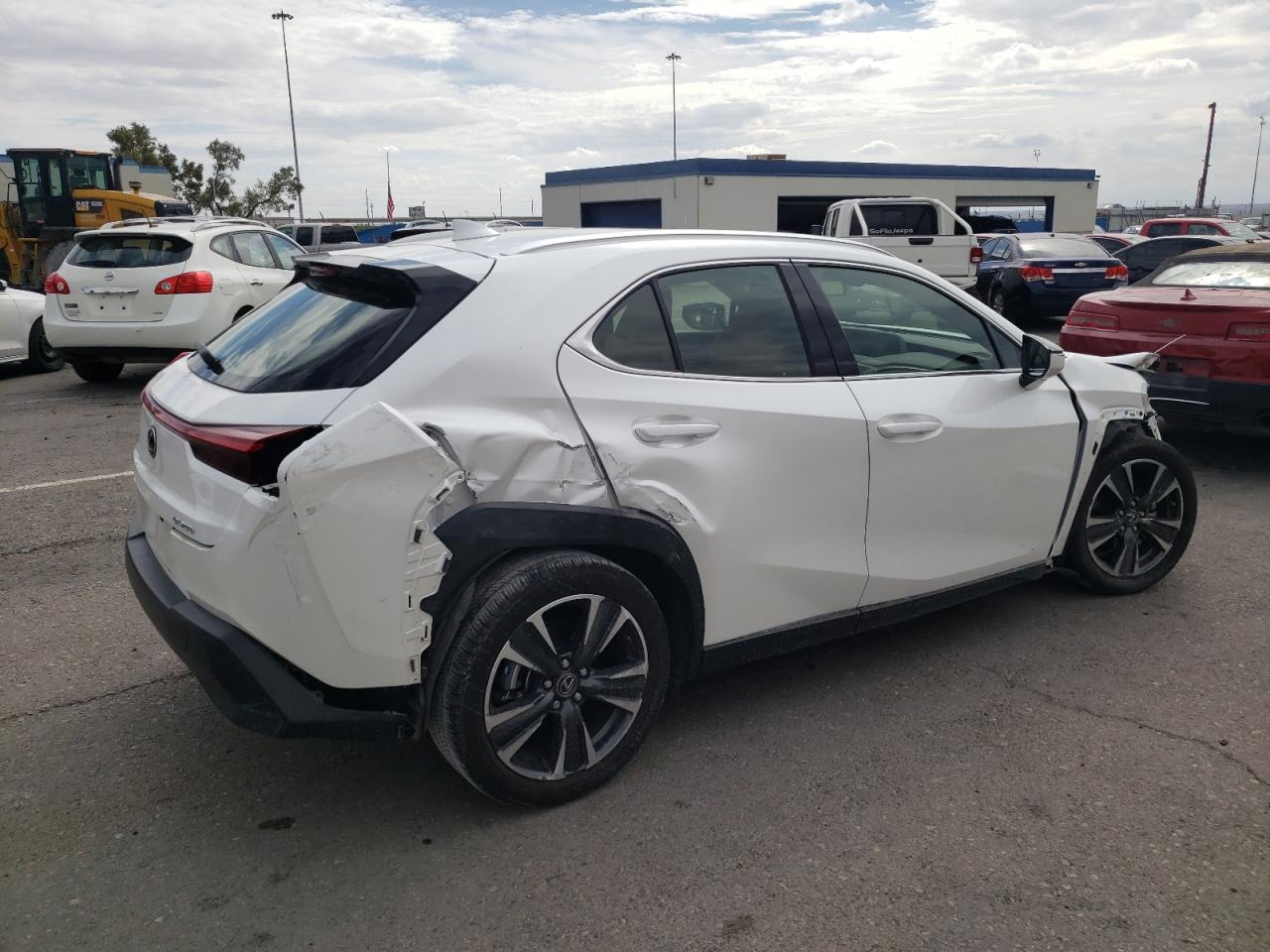 Obraz 3 z 2019 LEXUS UX 200 2019 z VIN JTHY3JBHXK2012097