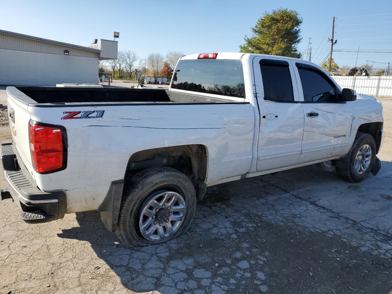 Image 3 of 2018 CHEVROLET SILVERADO K2500 HEAVY DUTY LT 2018 with VIN 1GC2KVEG1JZ103916