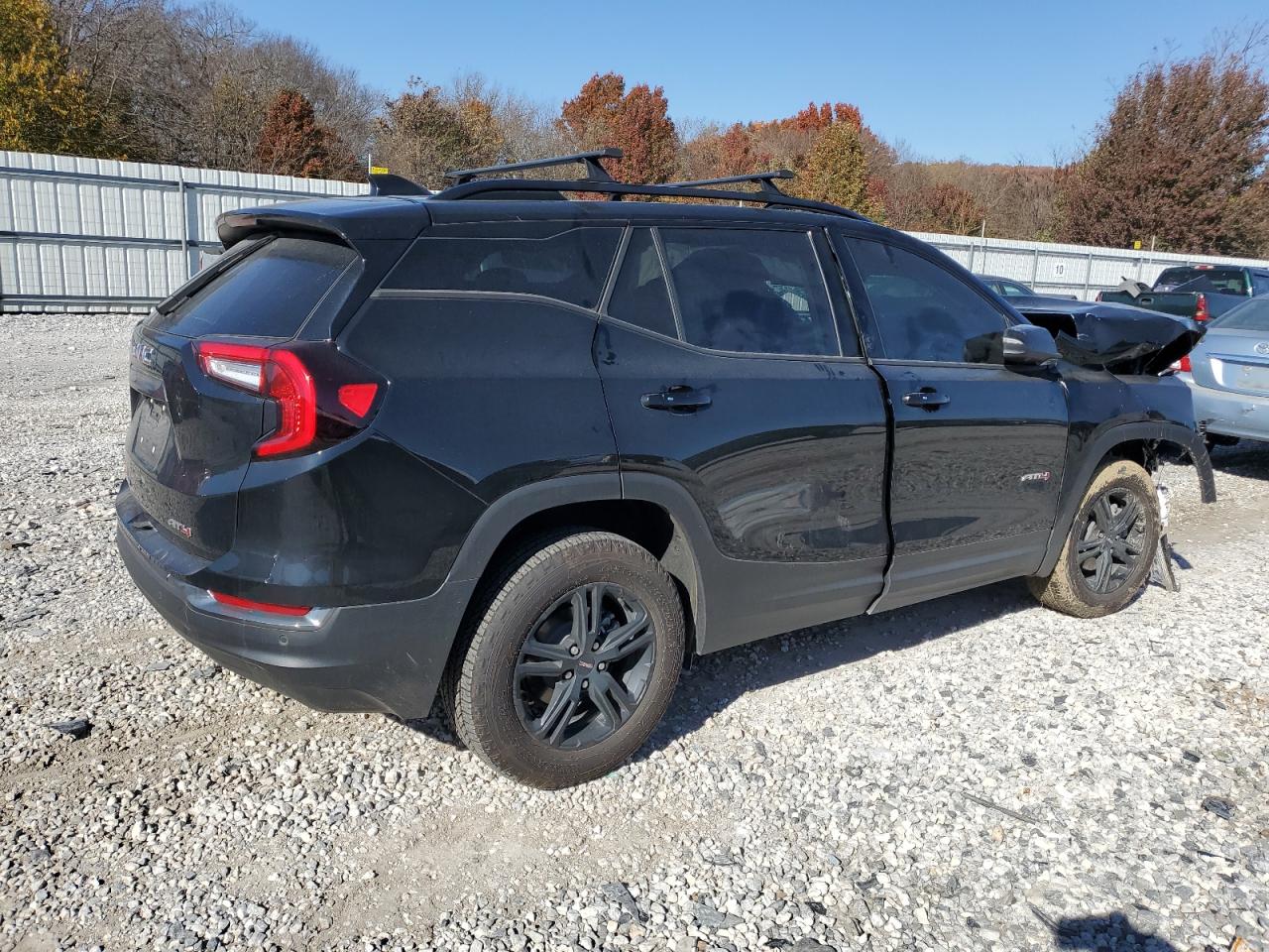 Obraz 3 z 2022 GMC TERRAIN AT4 2022 z VIN 3GKALYEV1NL313474