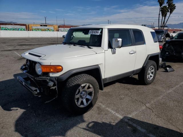 Изображение 2014 TOYOTA FJ CRUISER  2014